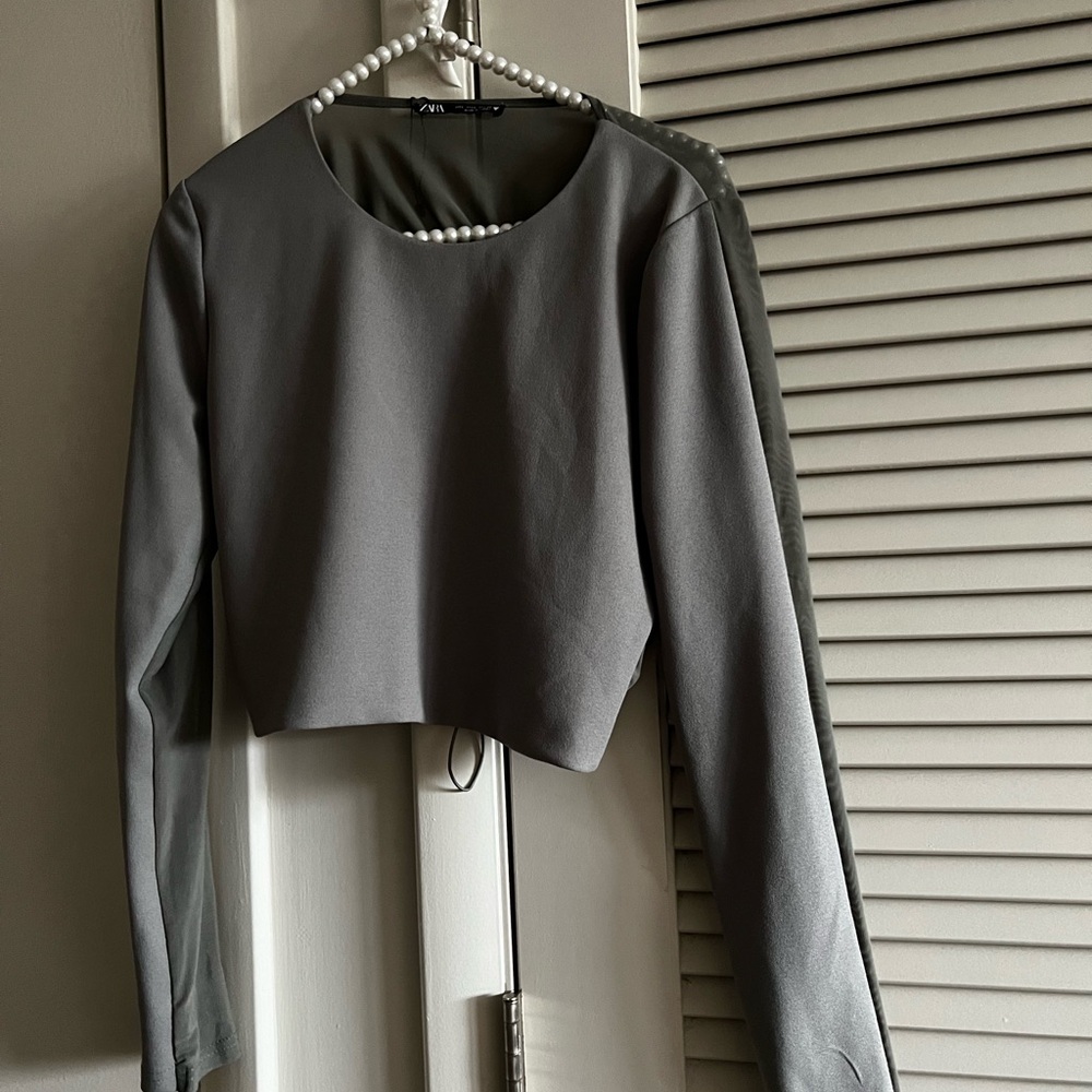 ⭐️Zara Sage Green Long Sleeve Mesh Blouse - Picture 3 of 6